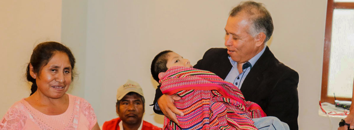 ALCALDE ANíBAL SOLóRZANO ENTREGó SILLAS DE RUEDAS A PERSONAS CON DISCAPACIDAD. ALCALDE ANíBAL SOLóRZANO ENTREGó SILLAS DE RUEDAS A PERSONAS CON DISCAPACIDAD.