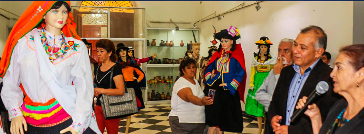 ALCALDE ANíBAL SOLóRZANO Y FOLCLORISTA ELVIRA OLIVAS INAUGURAN MUESTRA DE TRAJES TíPICOS Y FOTOGRAFíAS DE IGLESIAS DE HUáNUCO ALCALDE ANíBAL SOLóRZANO Y FOLCLORISTA ELVIRA OLIVAS INAUGURAN MUESTRA DE TRAJES TíPICOS Y FOTOGRAFíAS DE IGLESIAS DE HUáNUCO