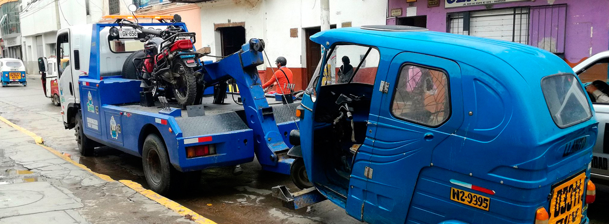 COMO CASI TODOS LOS DíAS SE VIENEN REALIZANDO OPERATIVOS PARA RECUPERAR LOS ESPACIOS PúBLICOS!!! COMO CASI TODOS LOS DíAS SE VIENEN REALIZANDO OPERATIVOS PARA RECUPERAR LOS ESPACIOS PúBLICOS!!!