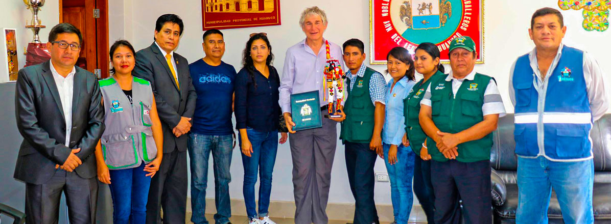 PROVINCIAS DE HUáNUCO Y LEONCIO PRADO INTERCAMBIANDO EXPERIENCIAS PARA EL CUIDADO DEL MEDIOAMBIENTE PROVINCIAS DE HUáNUCO Y LEONCIO PRADO INTERCAMBIANDO EXPERIENCIAS PARA EL CUIDADO DEL MEDIOAMBIENTE