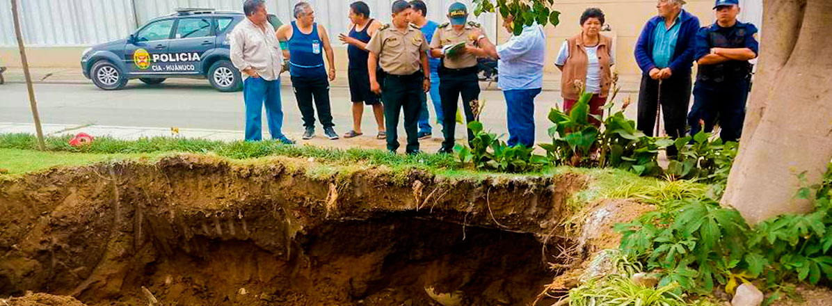 ATENTADO CONTRA LA ECOLOGÍA ATENTADO CONTRA LA ECOLOGÍA